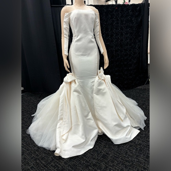 Jimmy Choo beautiful fit n flare Wedding Gown Size 12 NWT - Picture 15 of 16